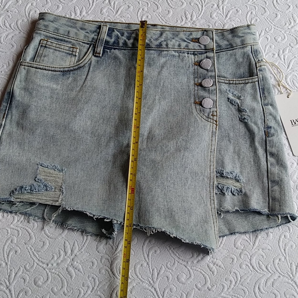 Denim skort size small - Picture 5 of 9